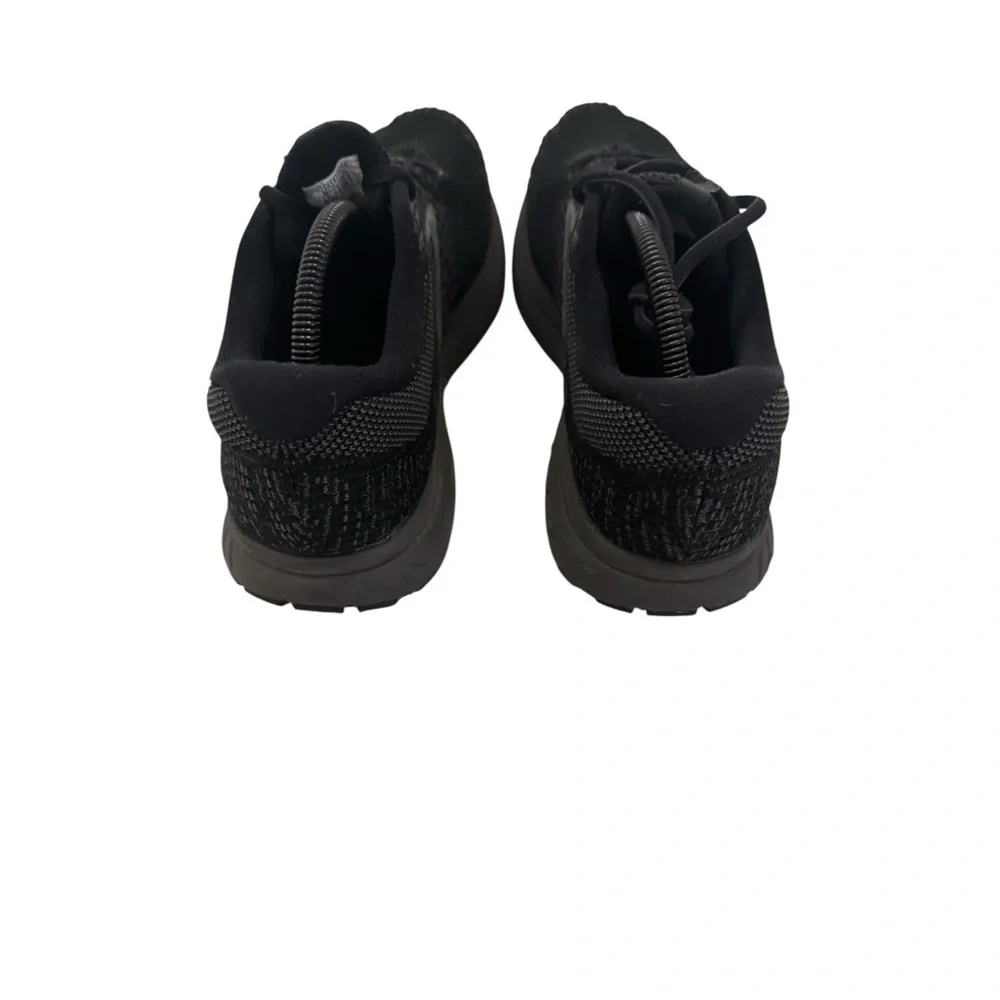 Brooks Revel 3 men's running sneakers in the black colorway size 11